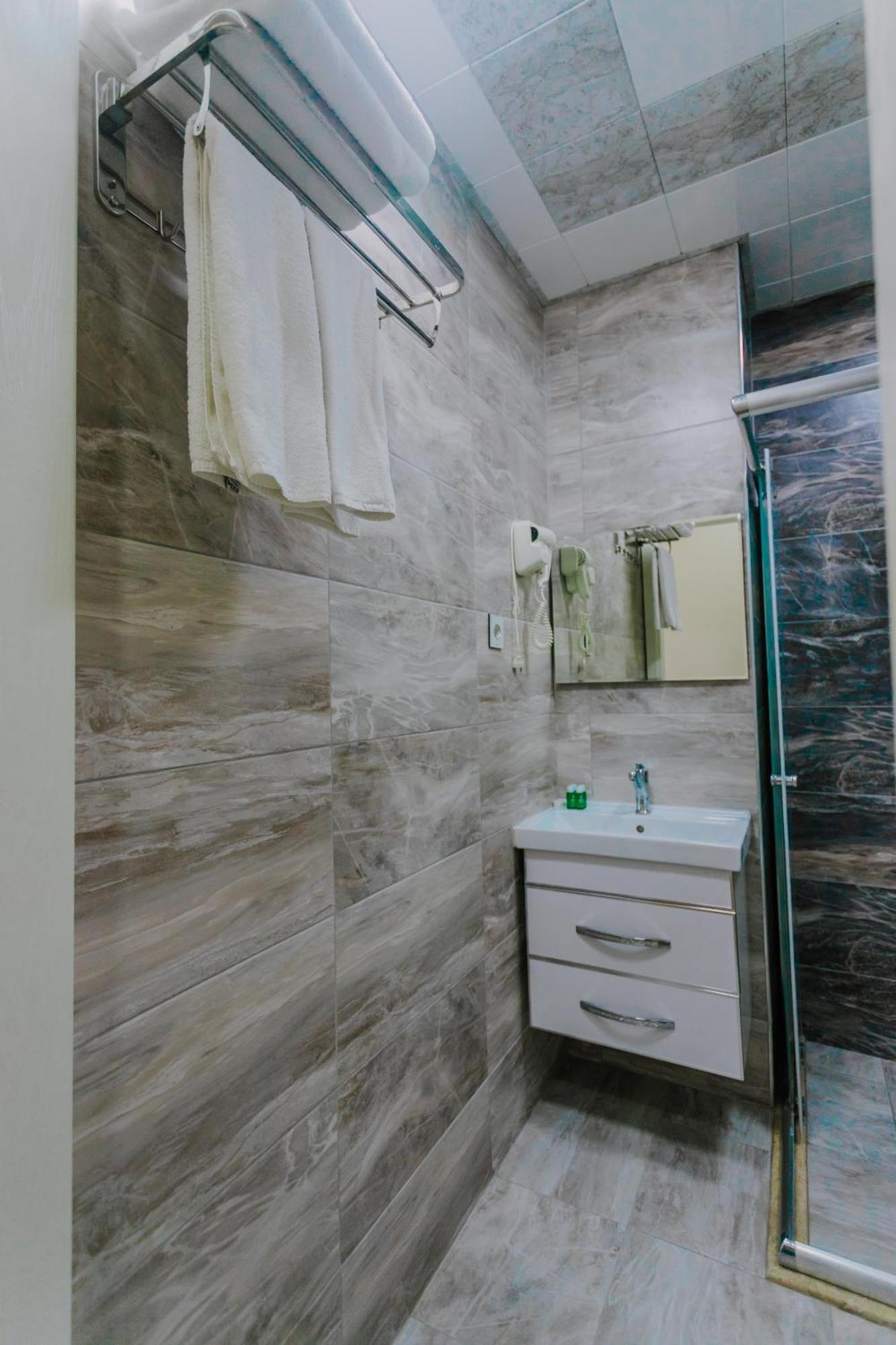 Madina-Zamzam Halal Hotels Group Баку Екстериор снимка